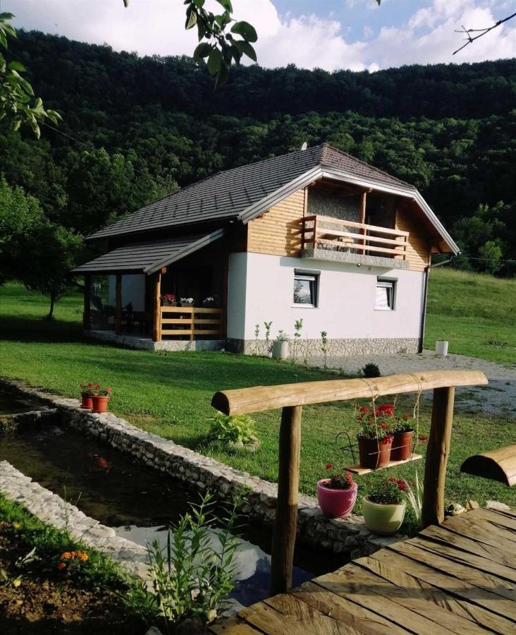 Vacation House Studenac Bihać Eksteriør billede