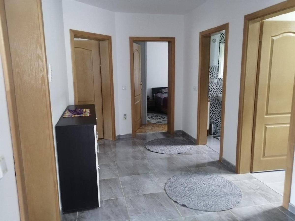 Vacation House Studenac Bihać Eksteriør billede