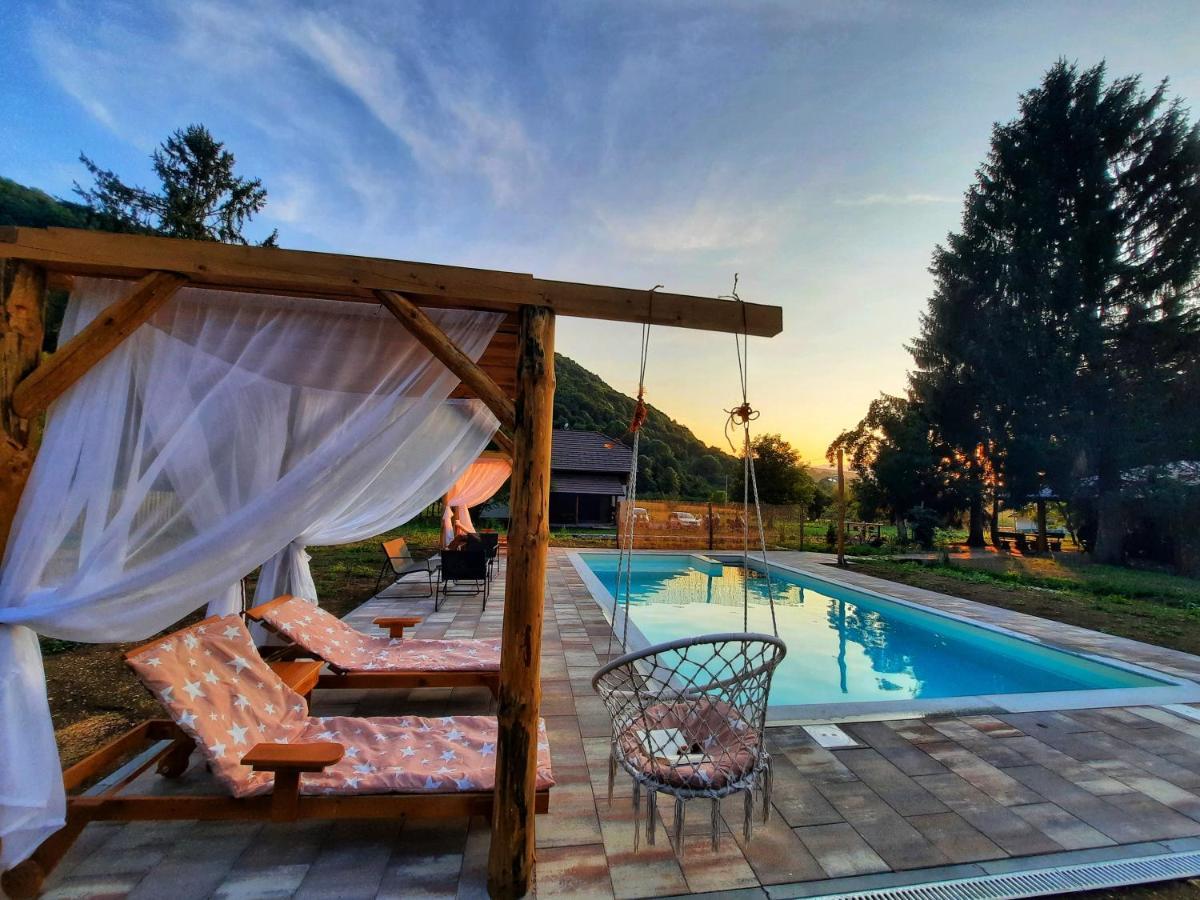 Vacation House Studenac Bihać Eksteriør billede